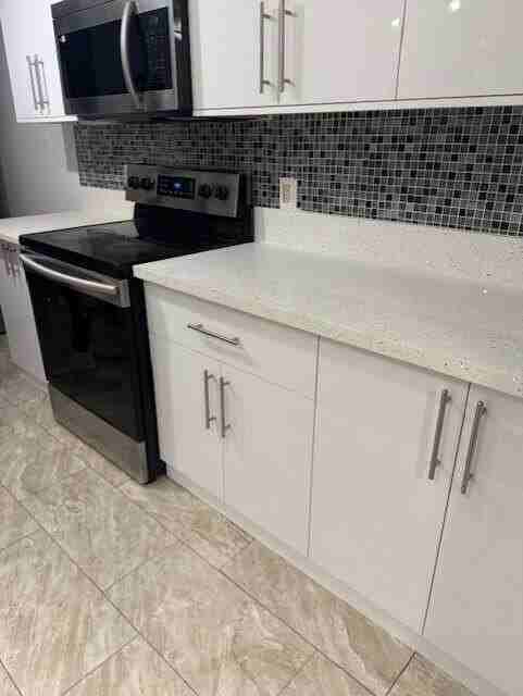 4167 N Haverhill Rd Apt 1107 - Photo 4 of 13