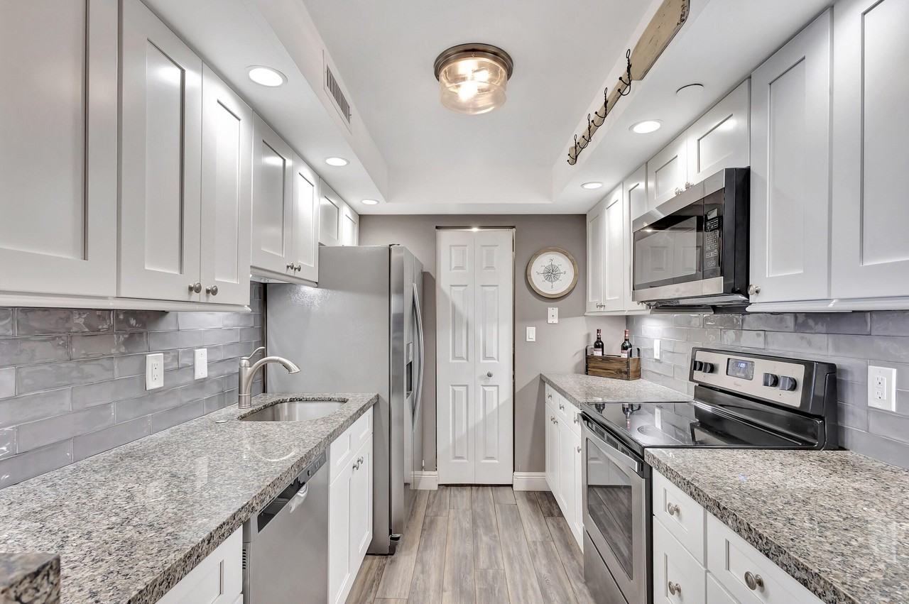 3000 N Ocean Dr Apt 17b - Photo 6 of 50