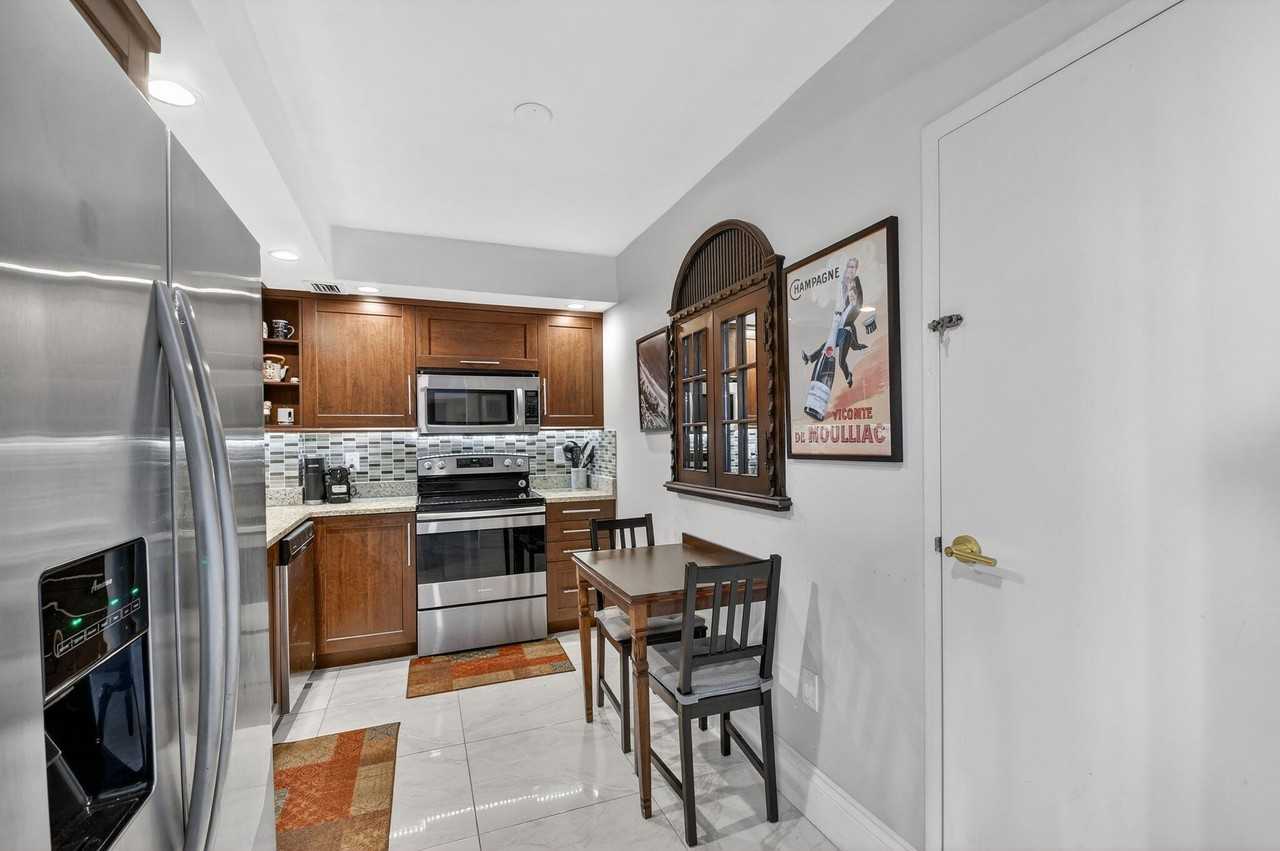 3450 S Ocean Blvd Apt 423 - Photo 4 of 27