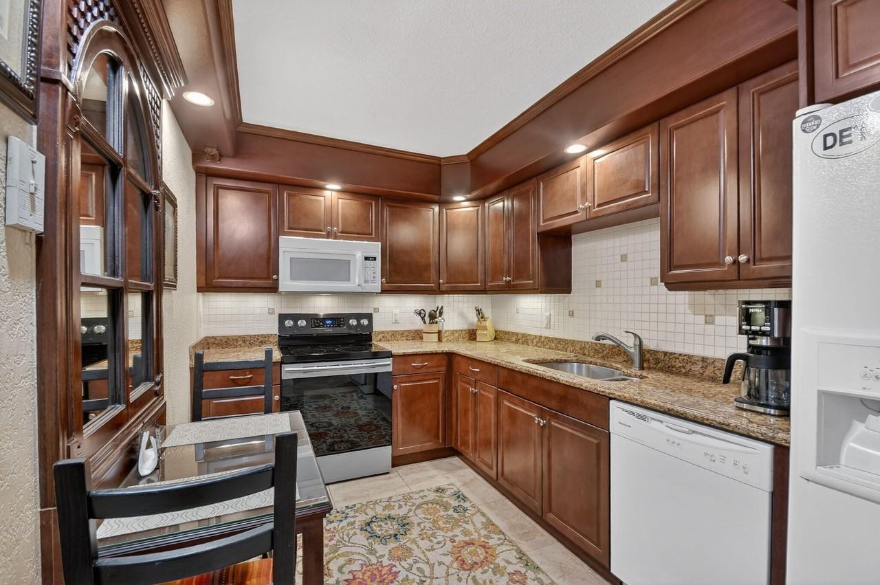 3450 S Ocean Blvd Apt 520 - Photo 5 of 23