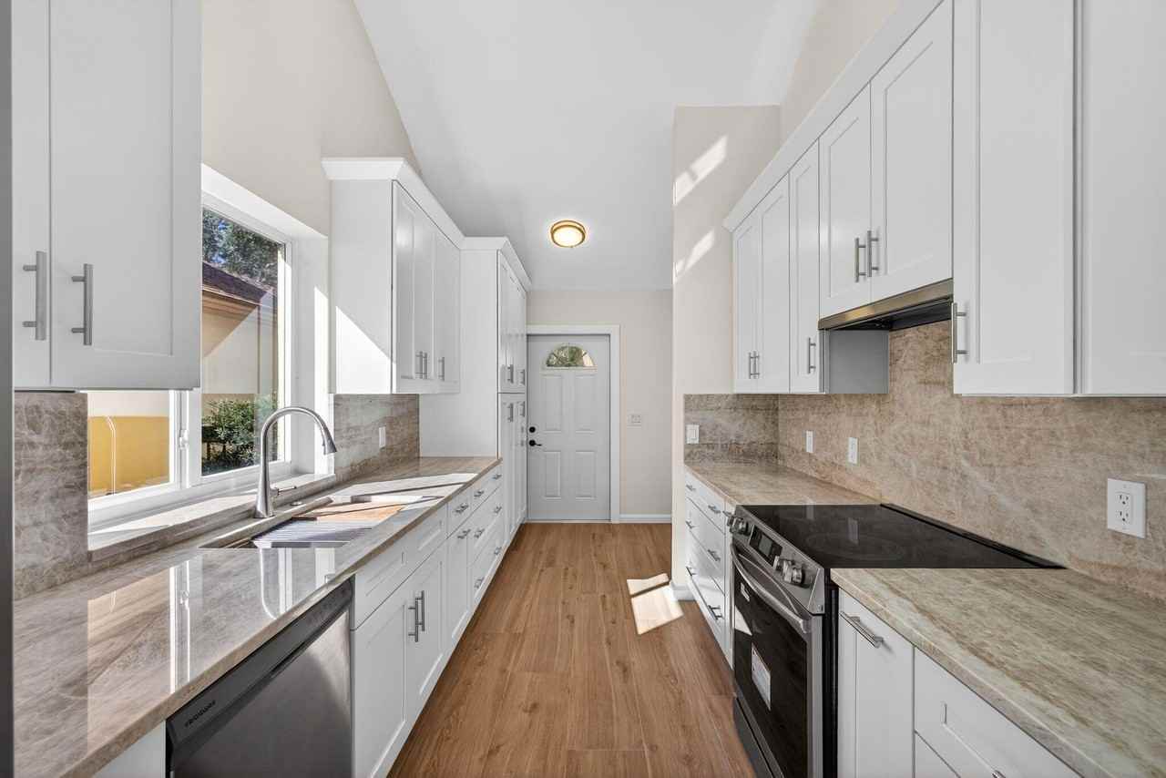 141 Cape Pointe Cir - Photo 5 of 31