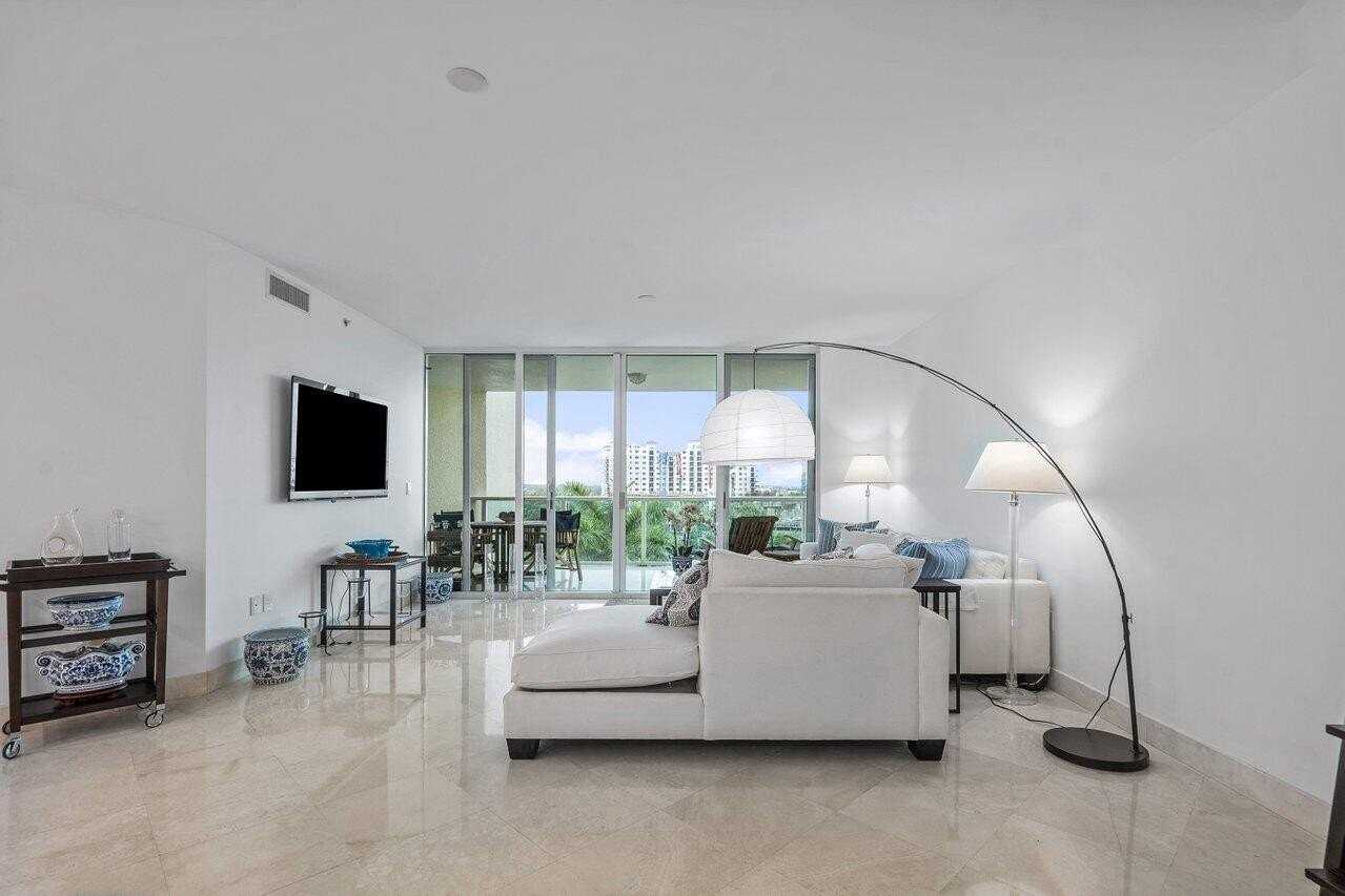 550 Se Mizner Blvd Apt B706 - Photo 3 of 50