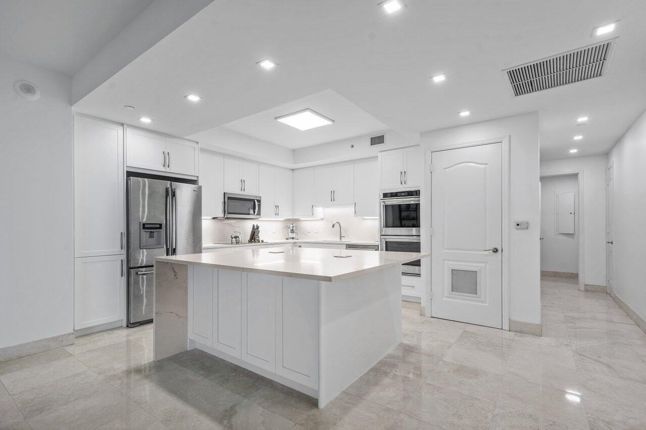 550 Se Mizner Blvd Apt B706 - Photo 6 of 50