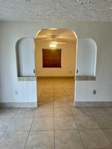 2302 Sunrise Blvd Apt 3-201 - Photo 2 of 33