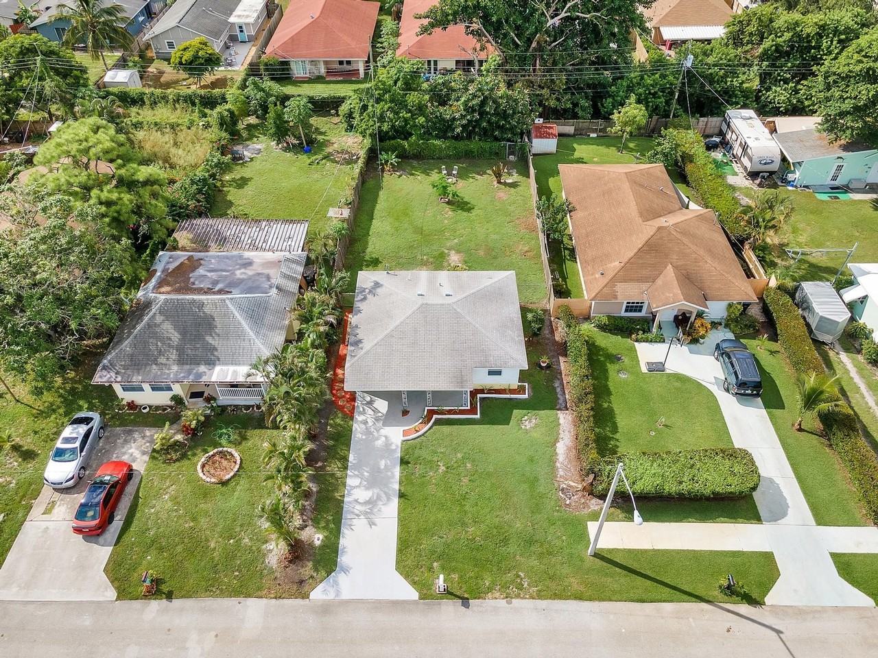 4882 Jefferson Rd - Photo 3 of 41