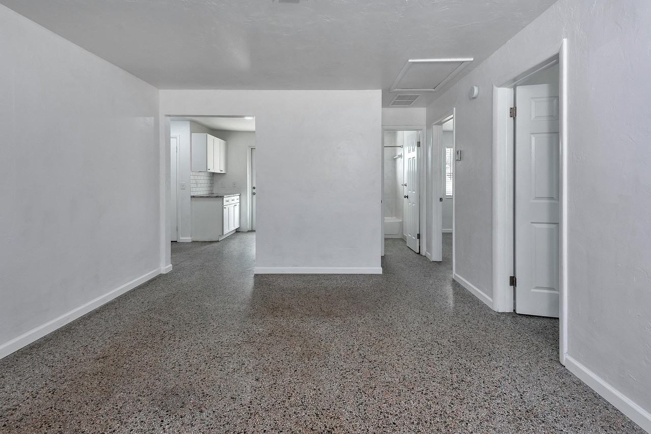 4882 Jefferson Rd - Photo 6 of 41