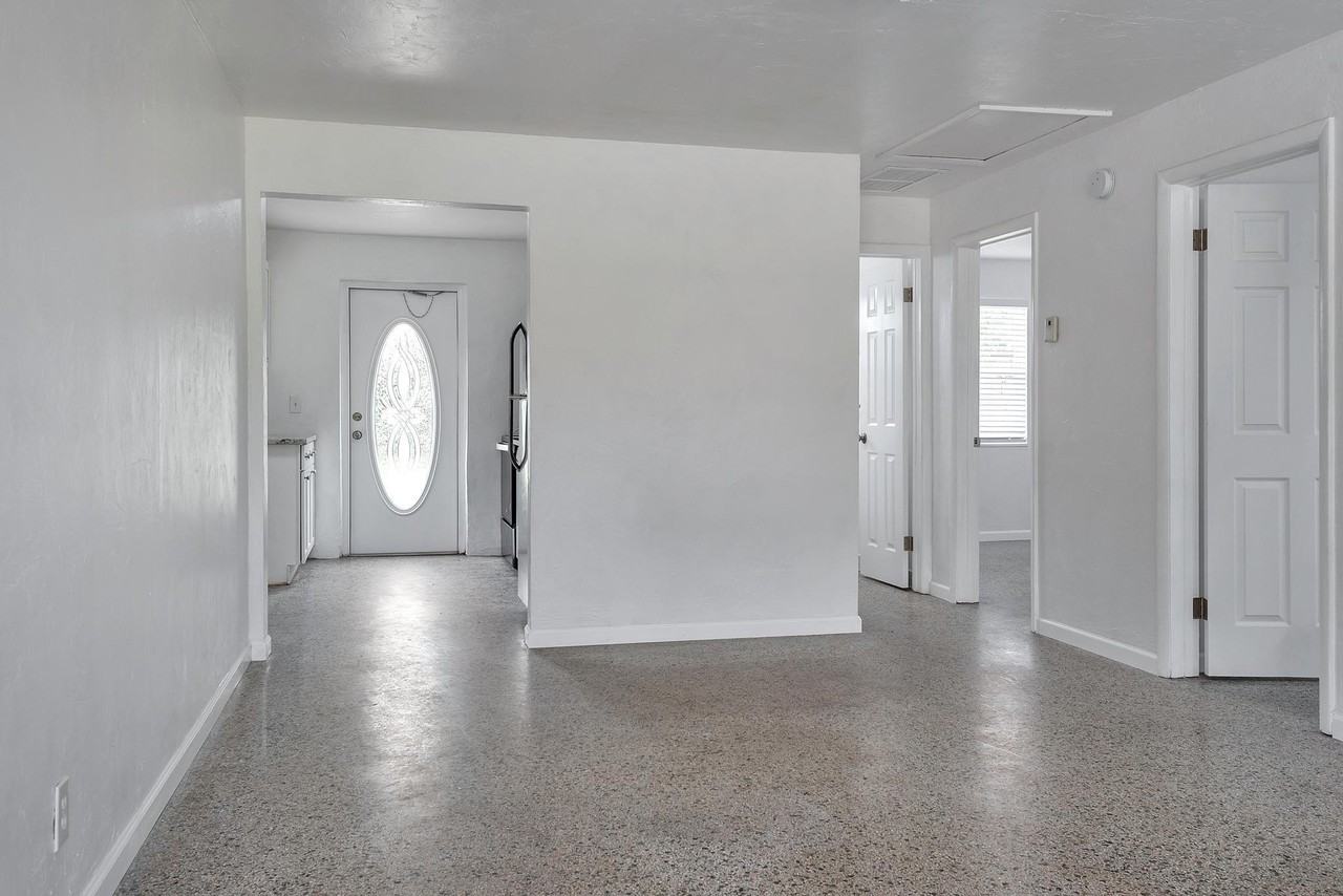 4882 Jefferson Rd - Photo 7 of 41