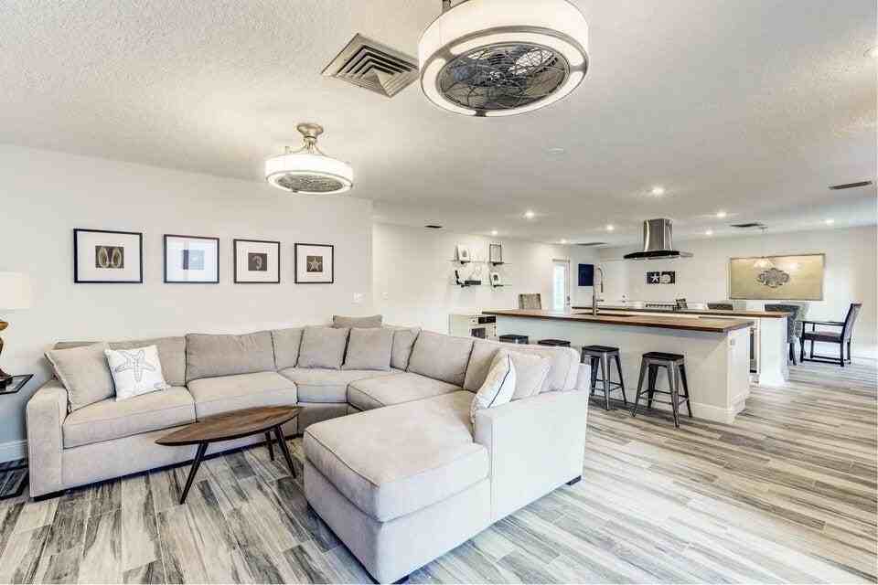 2594 Marcinski Rd - Photo 3 of 10