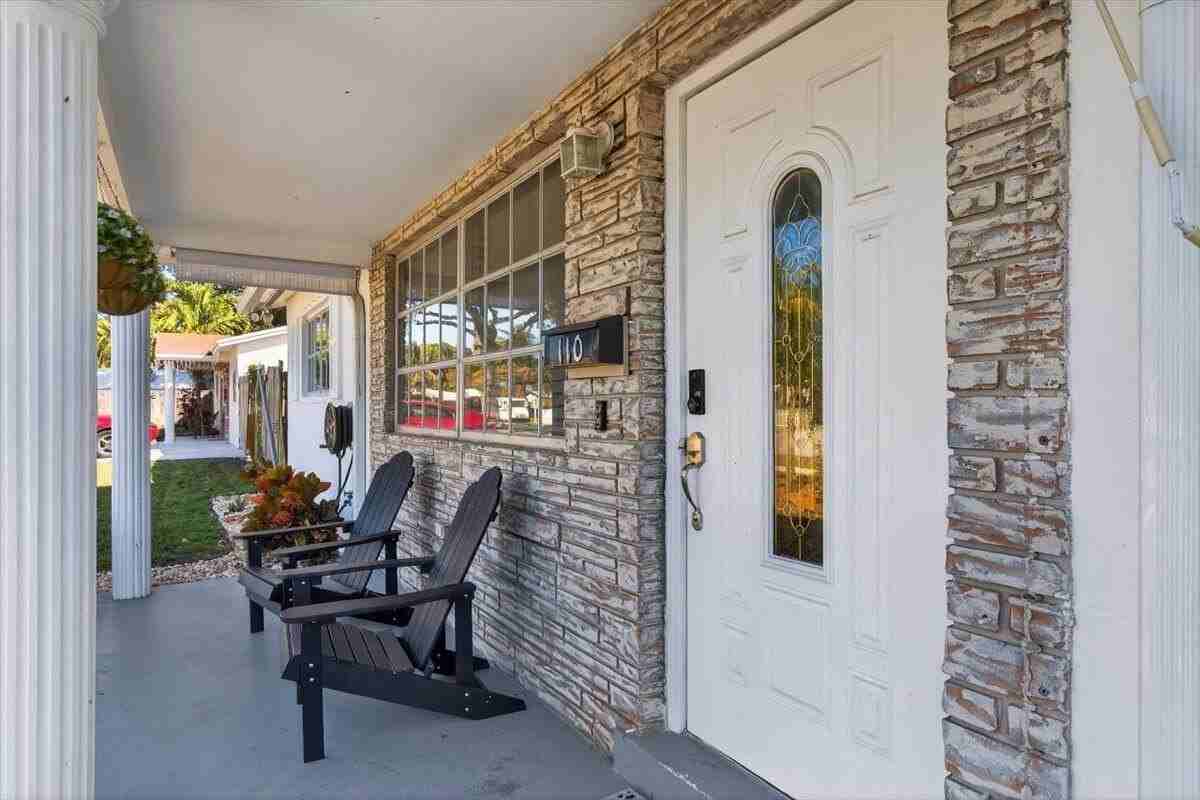 110 Ne 30th St - Photo 4 of 31