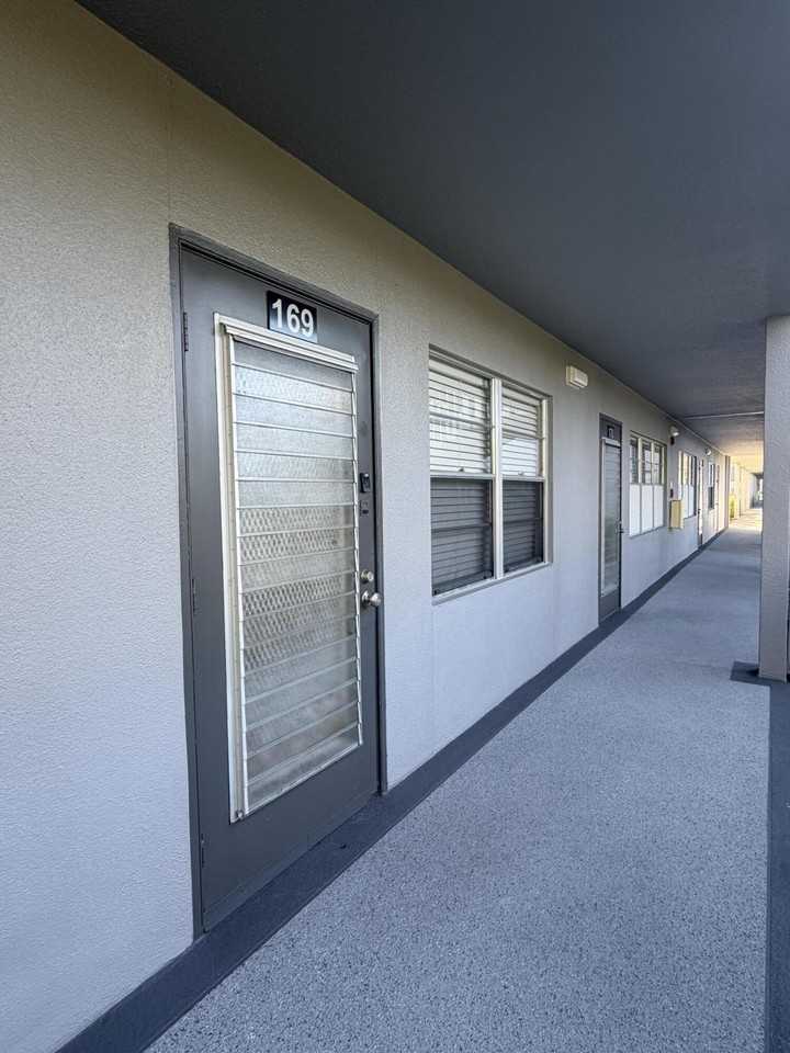 169 Suffolk E - Photo 2 of 14