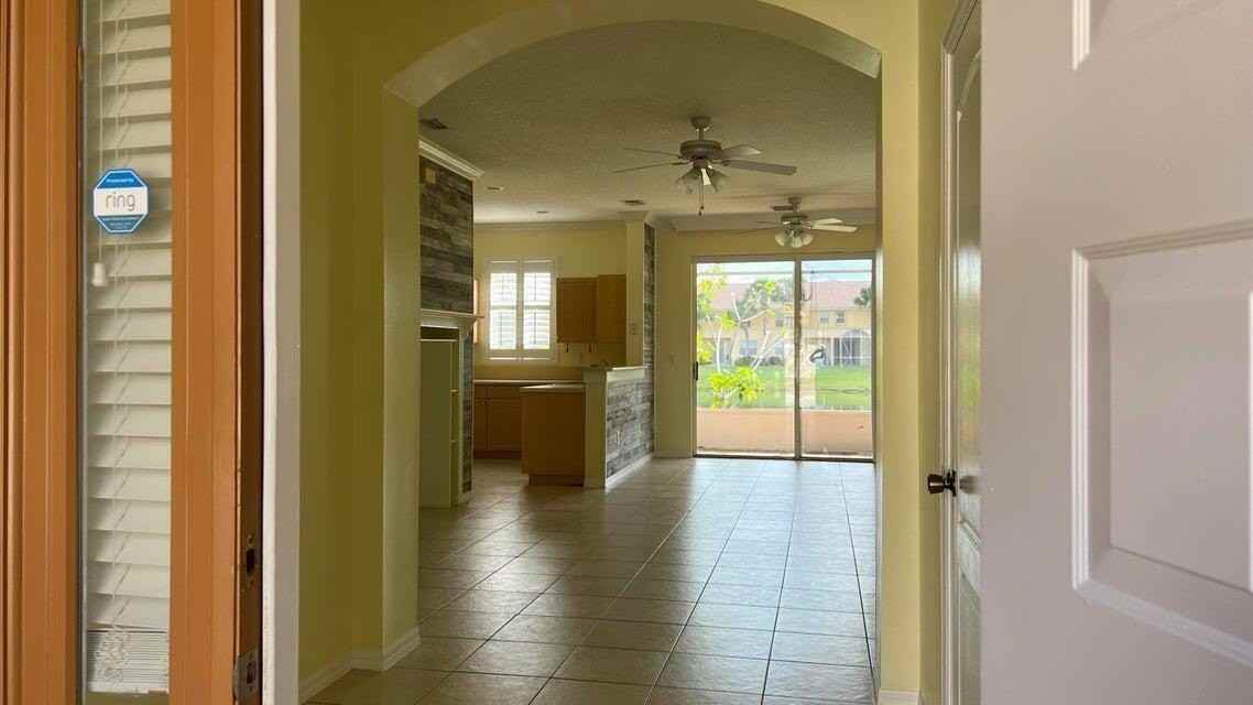 274 River Bluff Ln - Photo 3 of 19