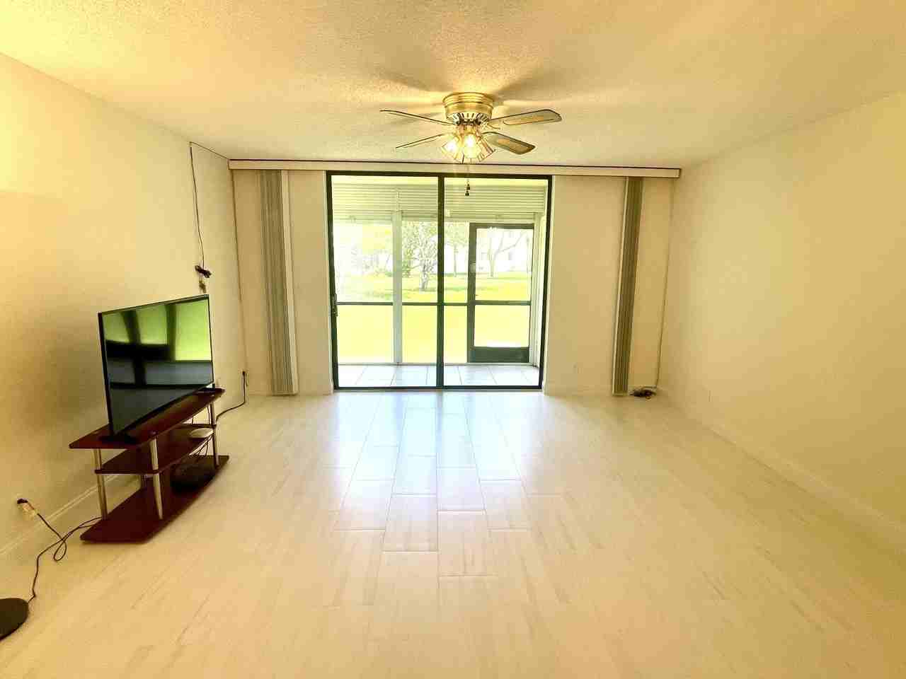 5130 Las Verdes Cir Apt 102 - Photo 6 of 34