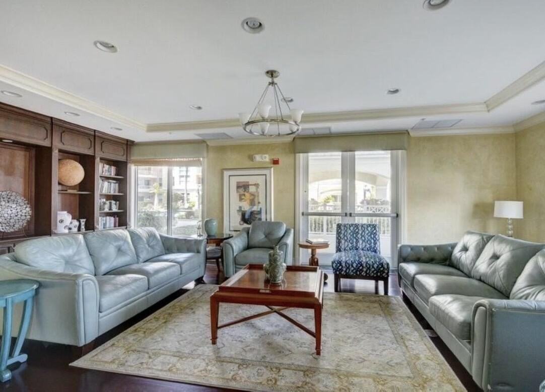 804 E Windward Way Apt 316 - Photo 7 of 50