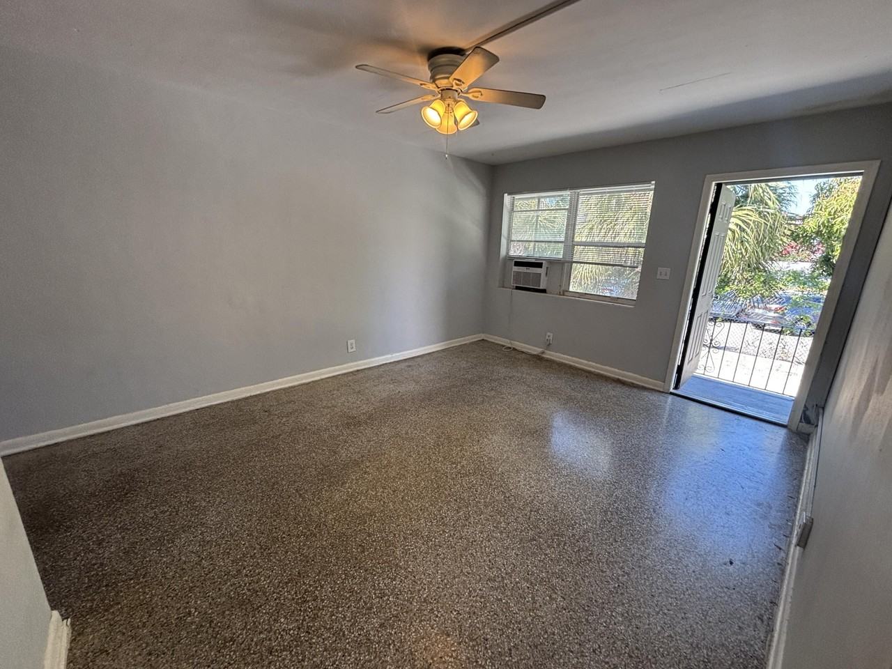 812 10th St Apt A - Photo 2 of 22