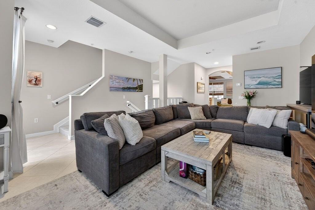 11860 Valencia Gardens Ave - Photo 6 of 38