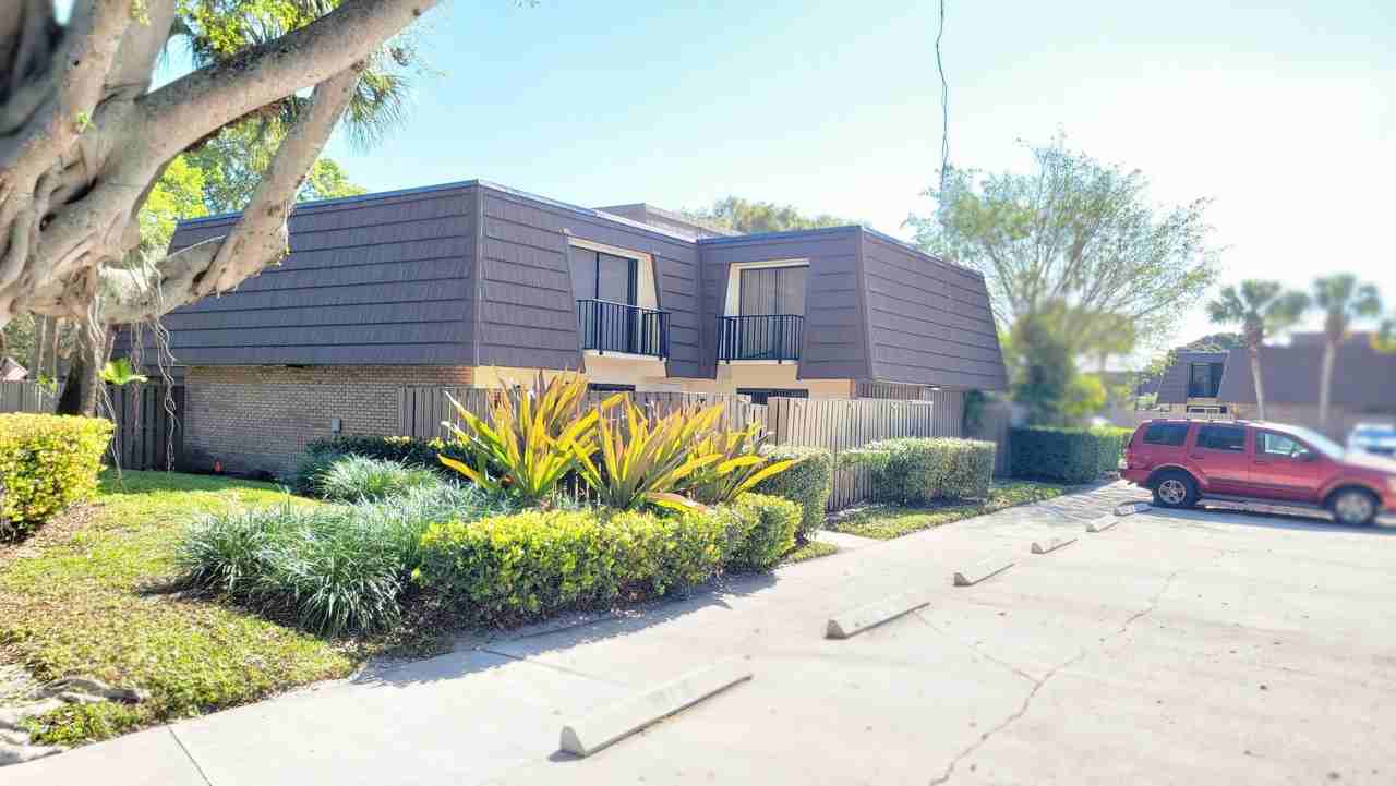 117 1st Ct - Photo 5 of 42