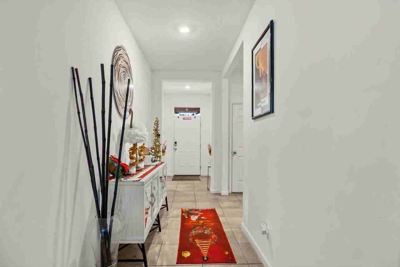 6545 Nw Oaklawn Way - Photo 4 of 32