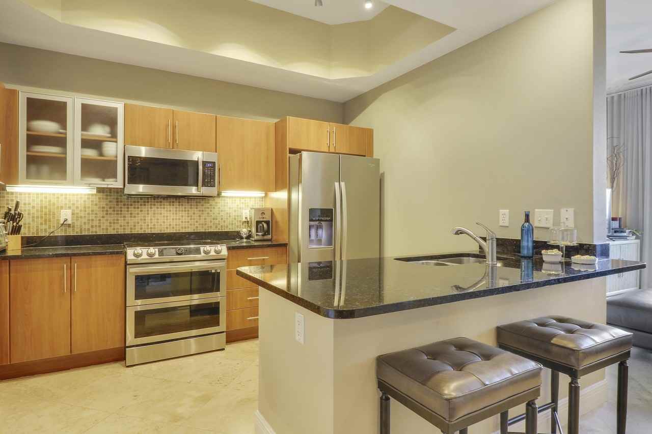 600 S Dixie Hwy Apt 405 - Photo 4 of 17