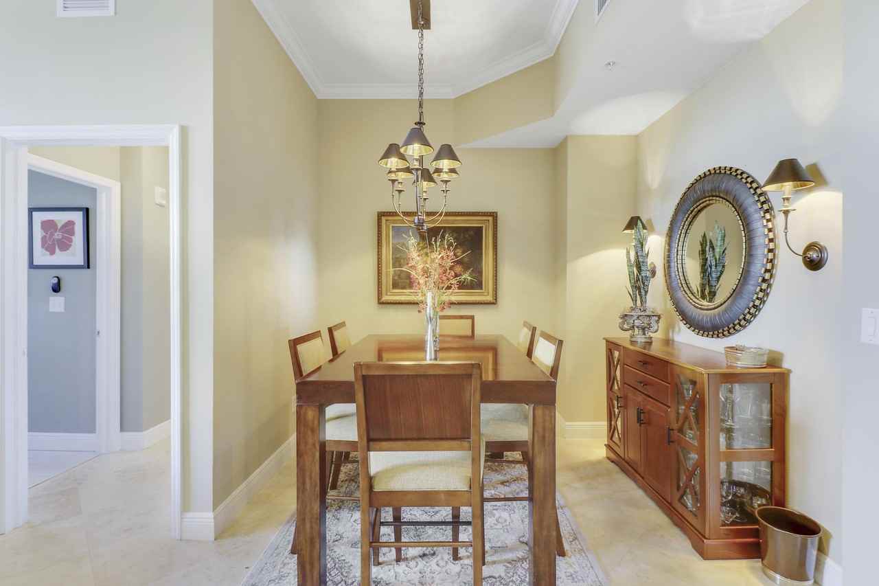 600 S Dixie Hwy Apt 405 - Photo 7 of 17