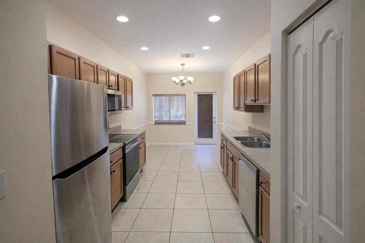 2141 Se Fern Park Dr - Photo 4 of 23