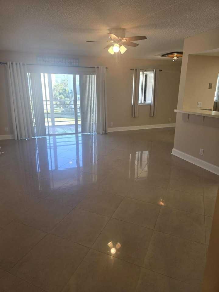 3186 Via Poinciana Apt 310 - Photo 4 of 16