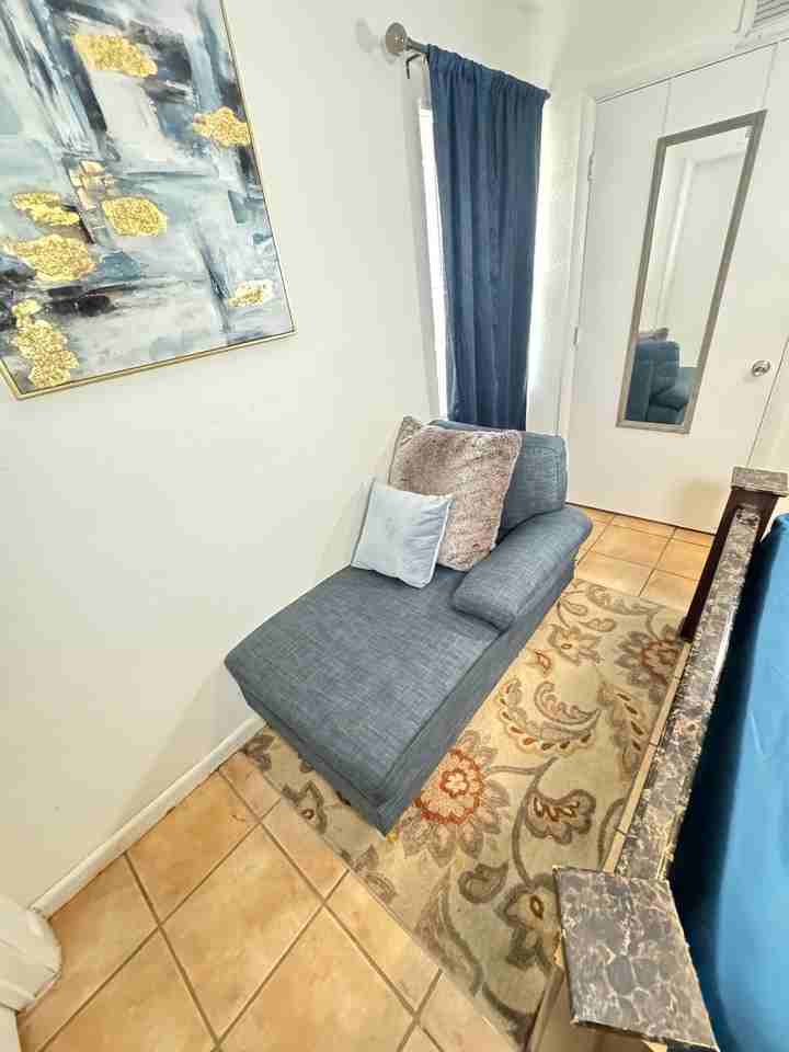 1430 Stacy St N Apt 4 - Photo 3 of 15