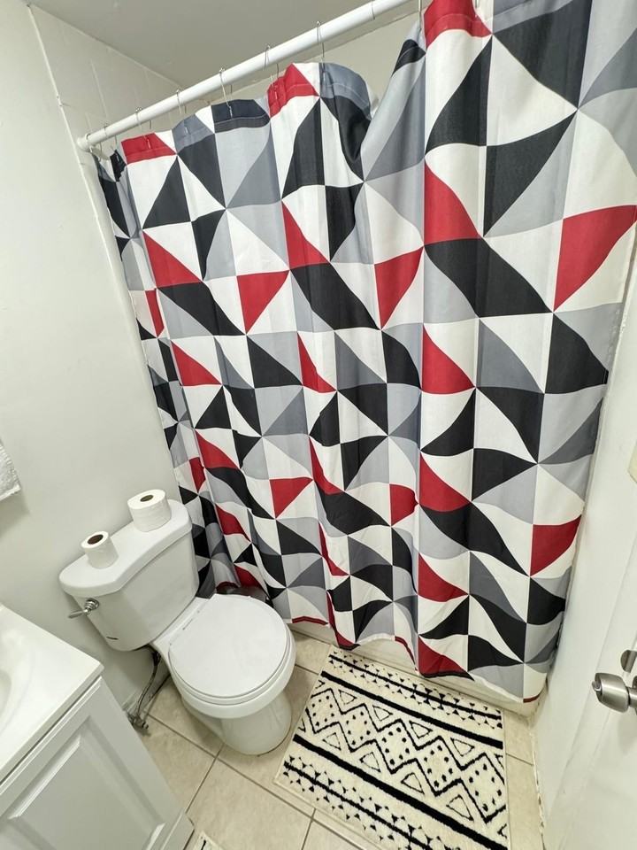 1430 Stacy St N Apt 4 - Photo 4 of 15