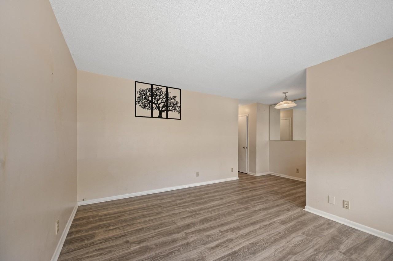 201 S J St Apt 3 - Photo 5 of 15