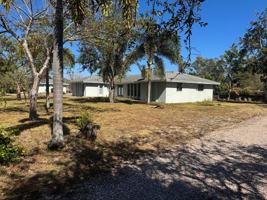 featured image of 1430 Stacy St N Apt 1 #Apt 1