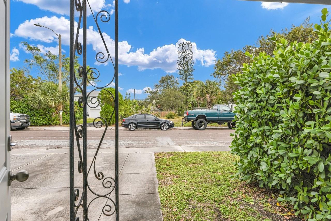 815 N J St - Photo 5 of 22