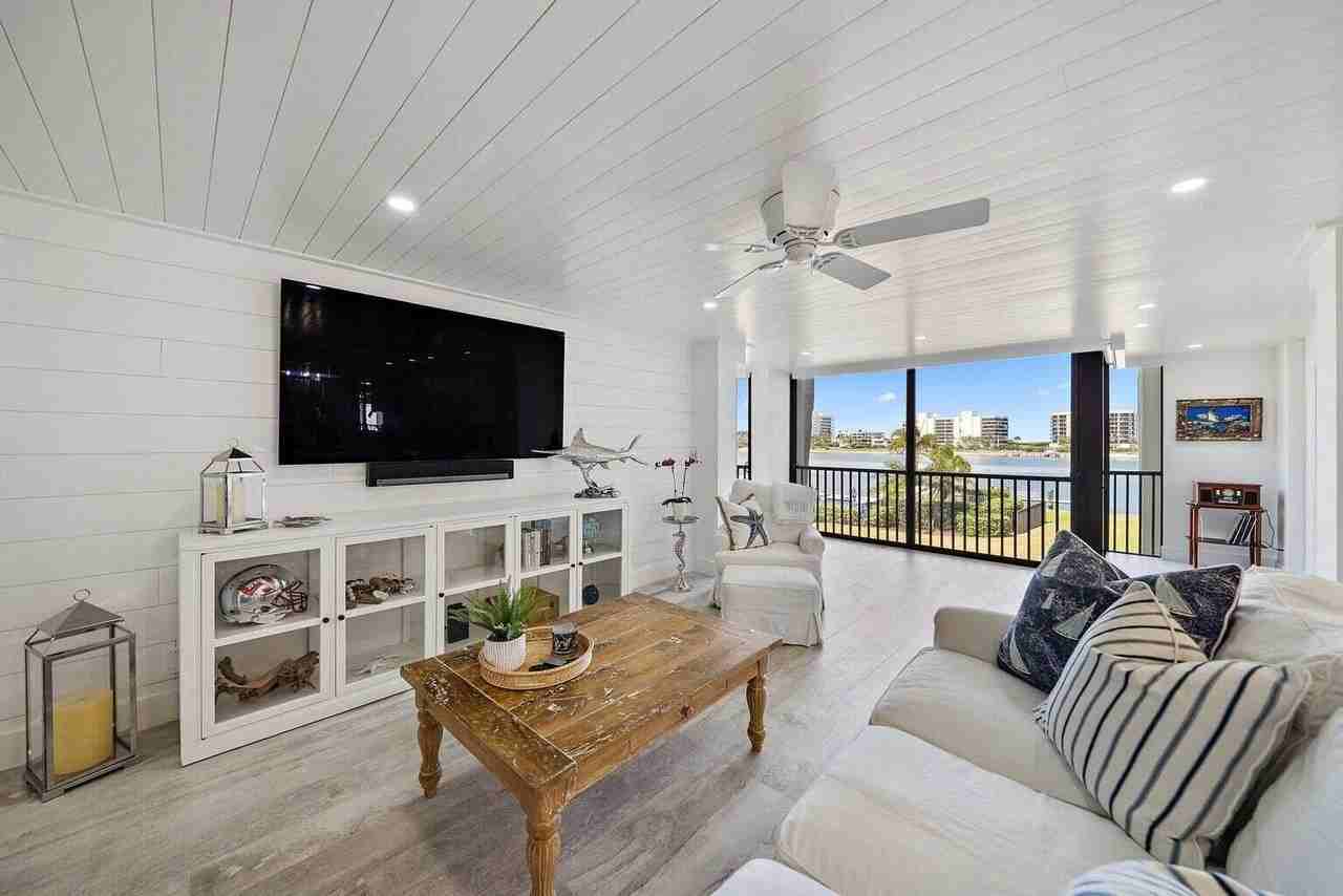 19800 Sandpointe Bay Dr Apt 210 - Photo 5 of 42