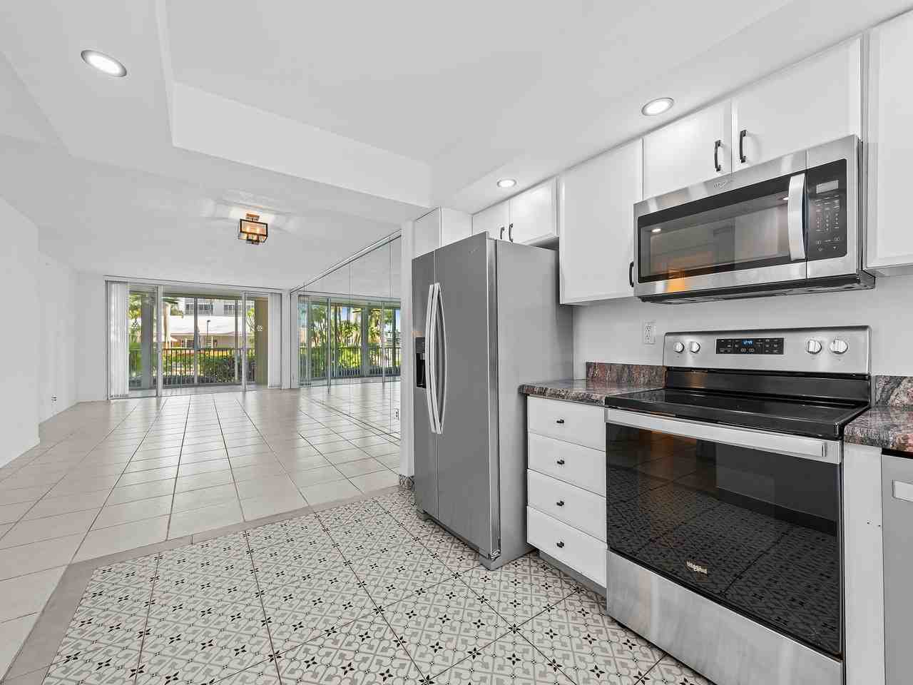 3300 S Ocean Blvd Apt 123c - Photo 2 of 39