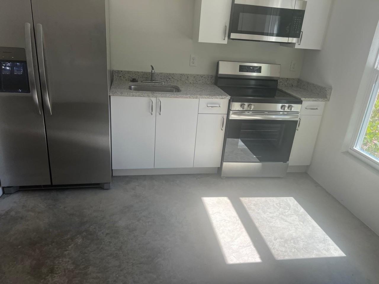 2703 Avenue G Unit A - Photo 3 of 17