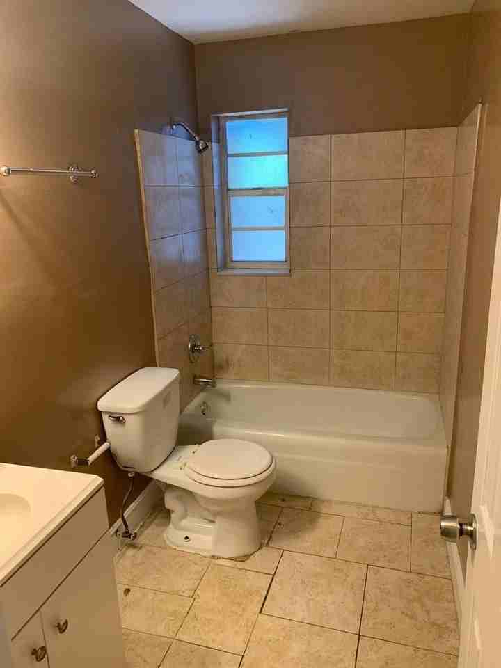 1017 13th St Unit B - Photo 4 of 5