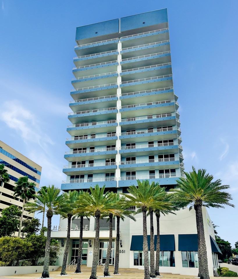 1551 N Flagler Dr Apt 1102 - Photo 2 of 50