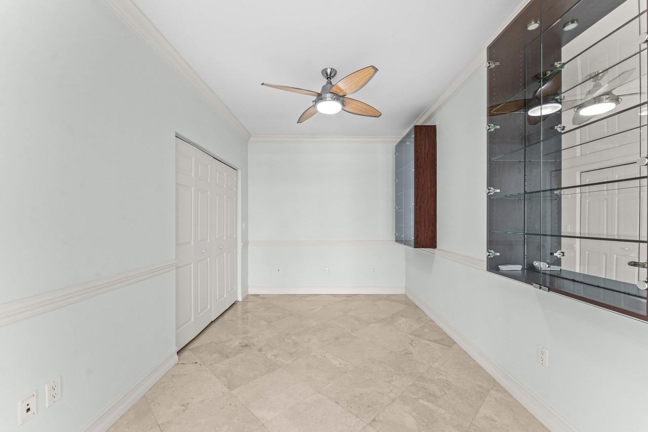 550 Se Mizner Blvd Apt B501 - Photo 5 of 50