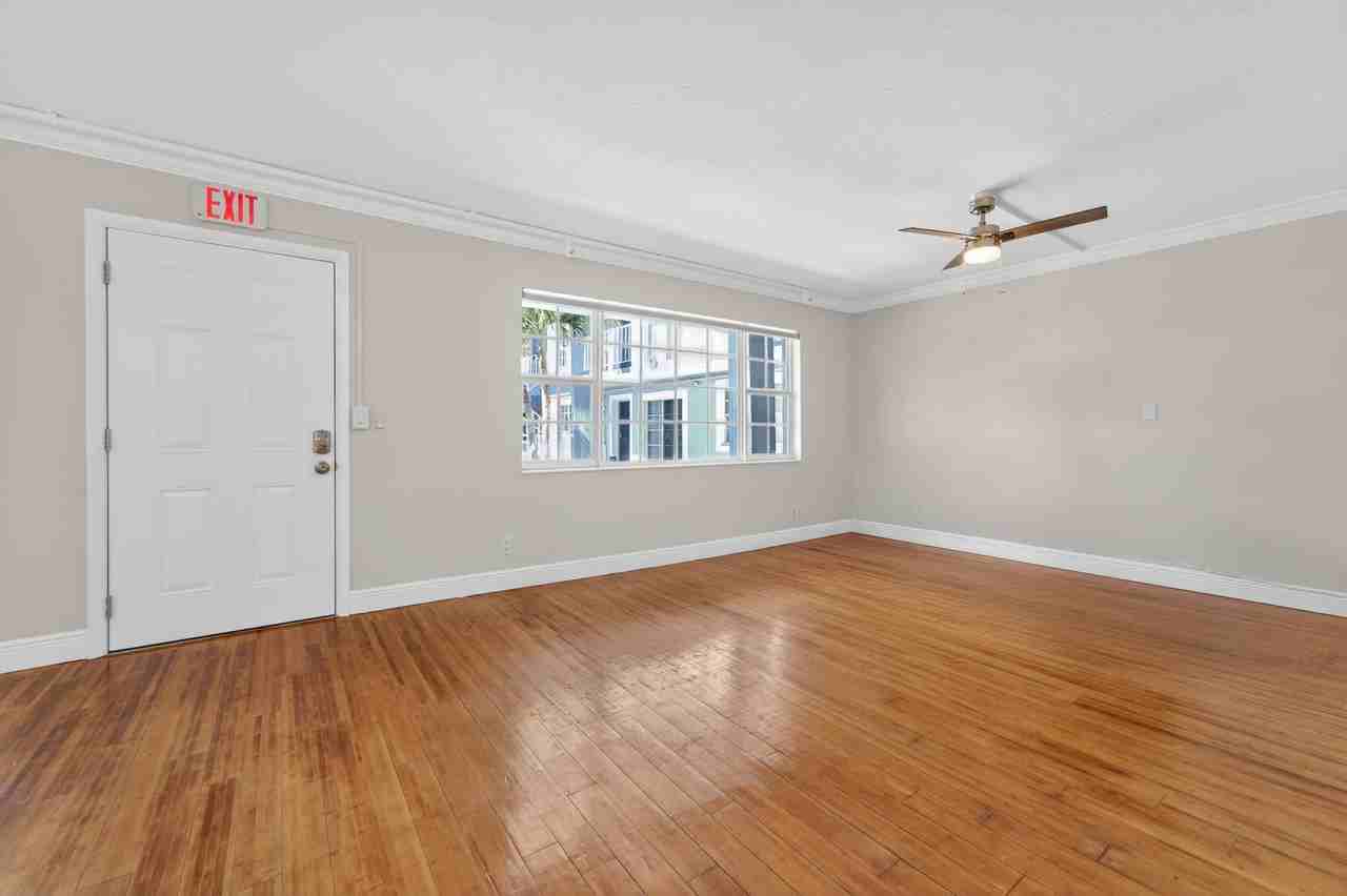 801 Andrews Ave Apt 9 - Photo 5 of 29