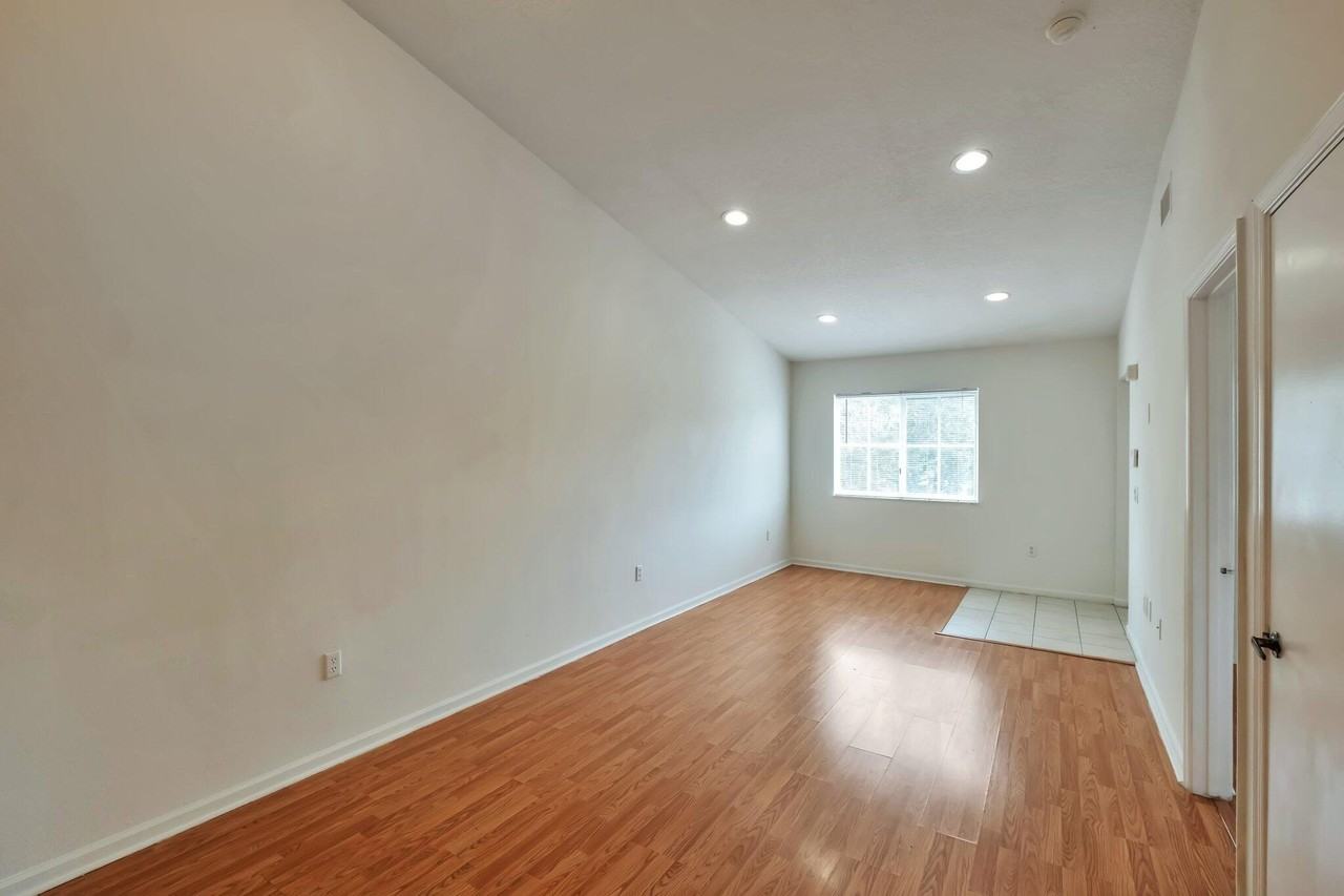 3504 Briar Bay Blvd Apt 205 - Photo 5 of 26