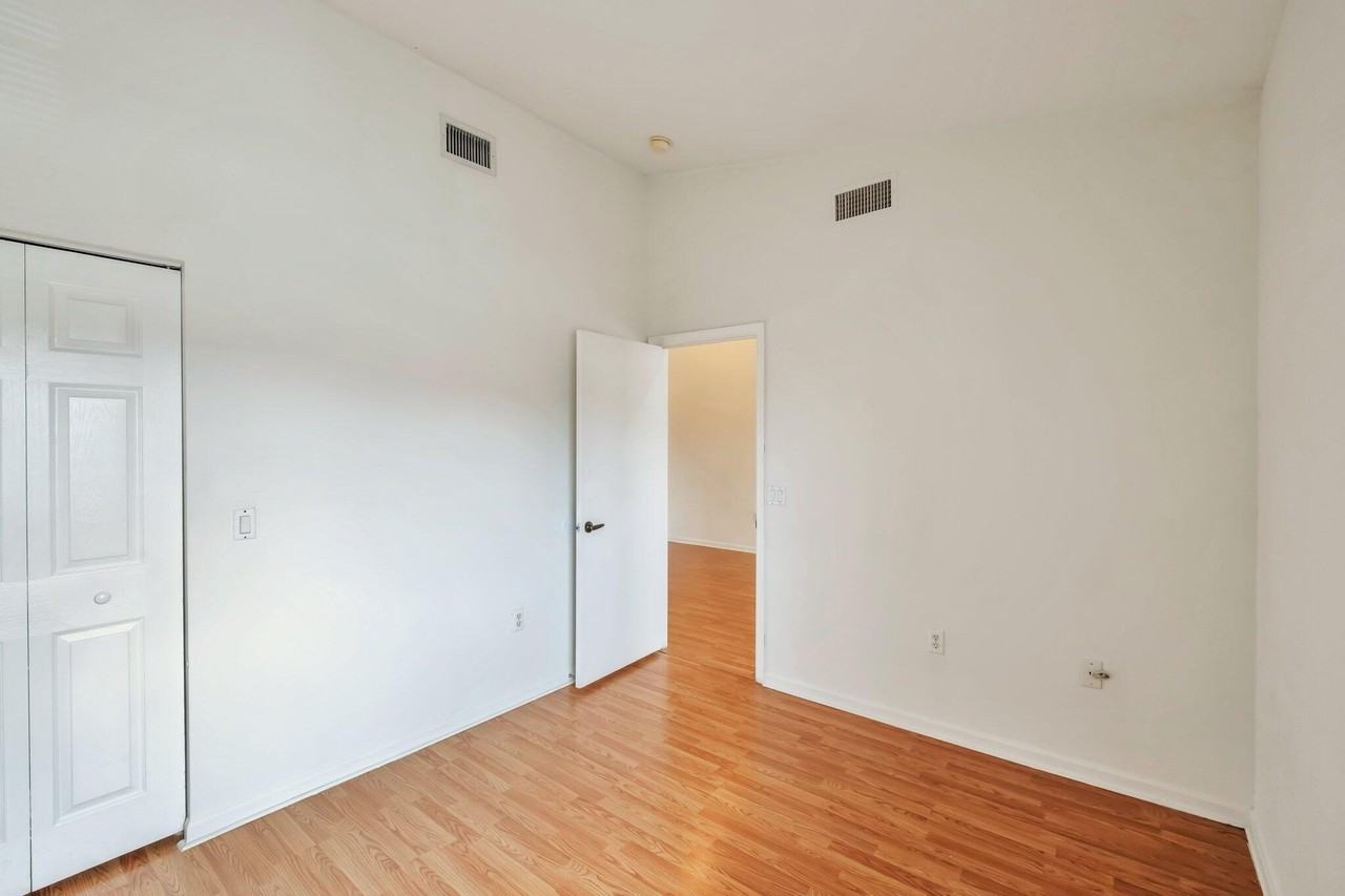 3504 Briar Bay Blvd Apt 205 - Photo 7 of 26