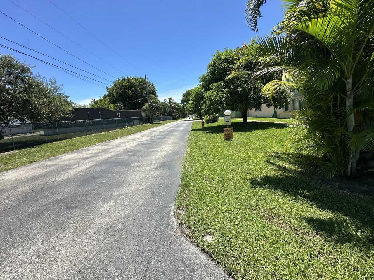 1799 Fairview Villas Dr Apt 1 - Photo 4 of 24