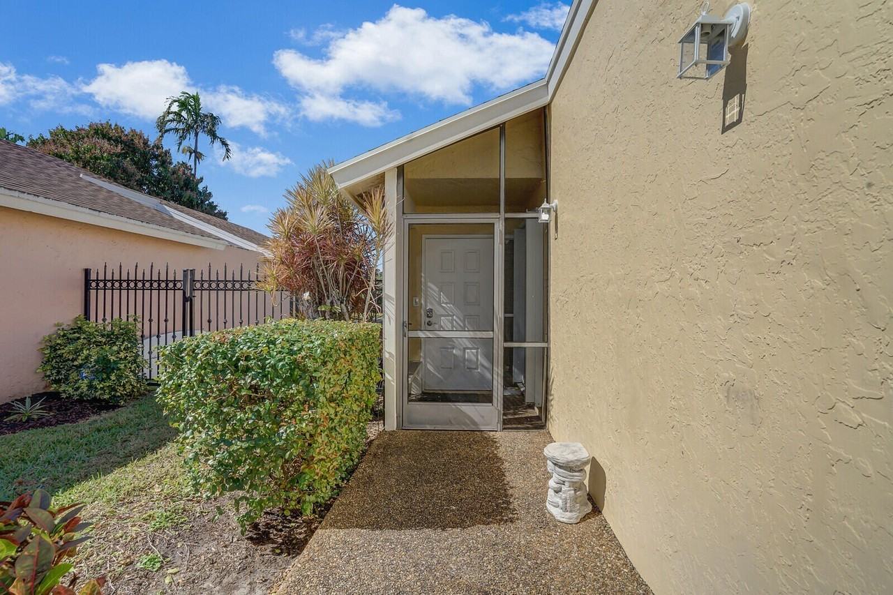 1080 Nw 20th Ave - Photo 5 of 50