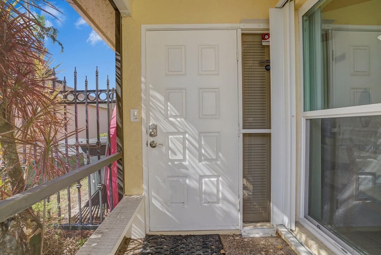 1080 Nw 20th Ave - Photo 6 of 50