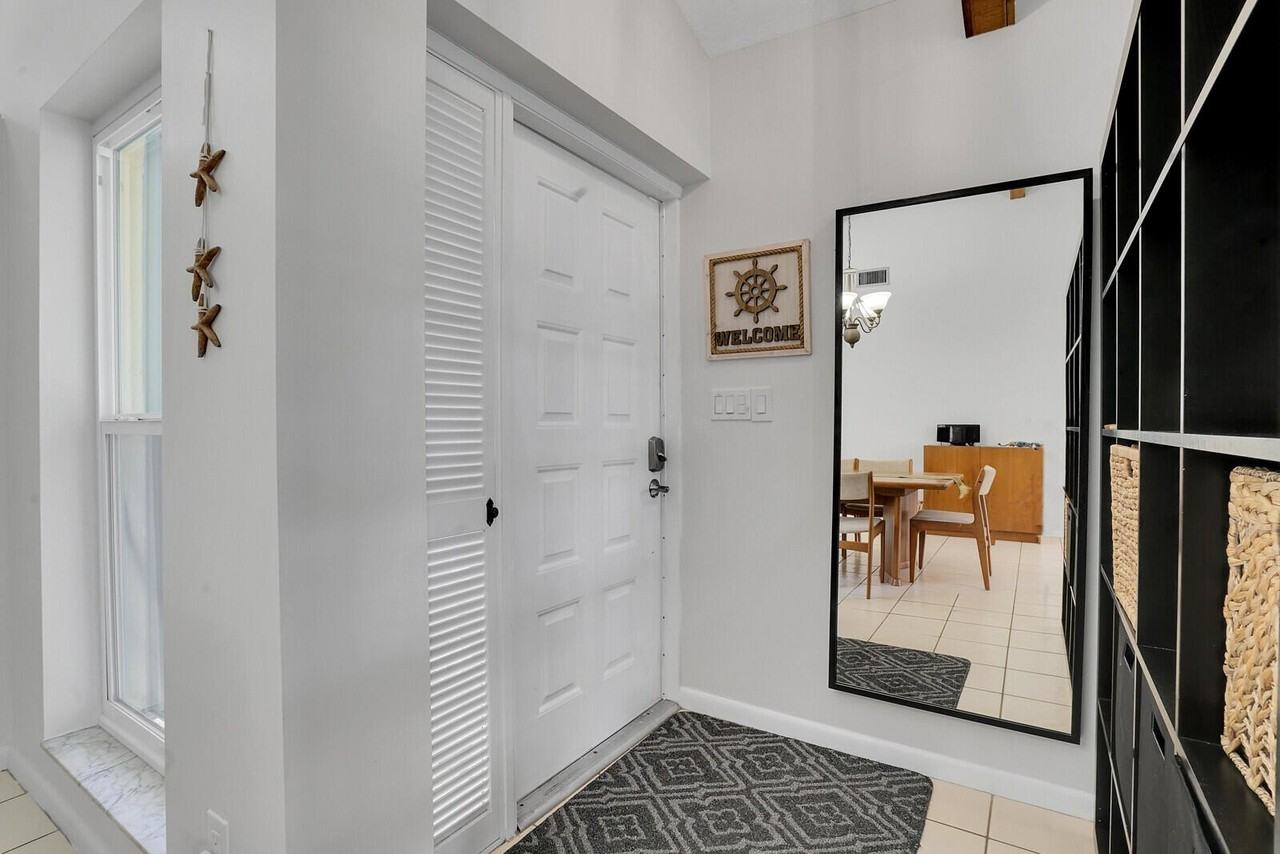 1080 Nw 20th Ave - Photo 7 of 50