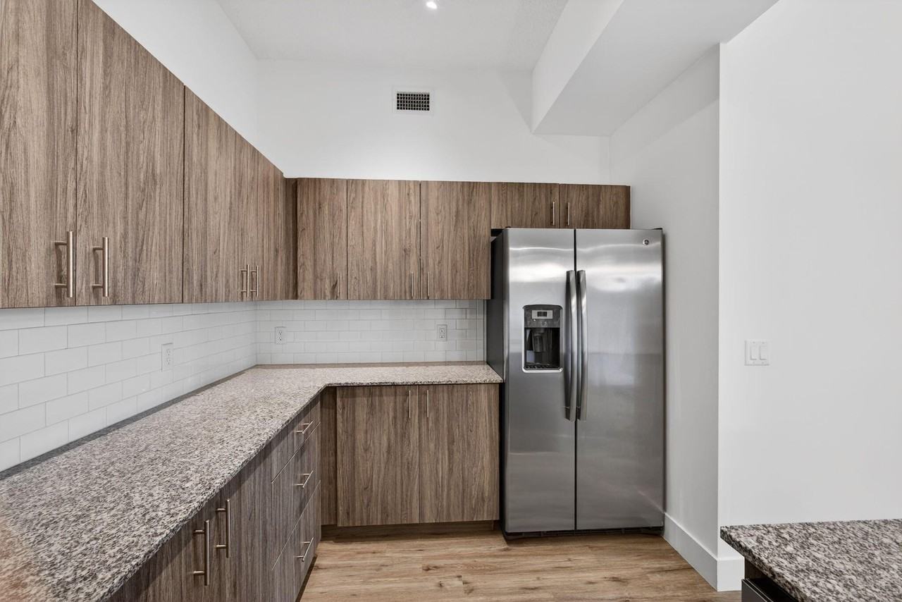 225 S Latitude Cir Apt 203 - Photo 5 of 33