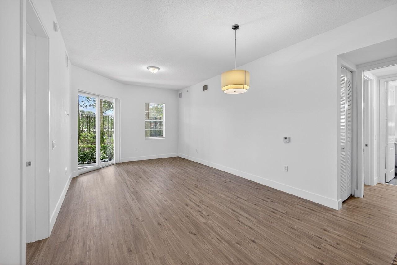 225 S Latitude Cir Apt 203 - Photo 7 of 33