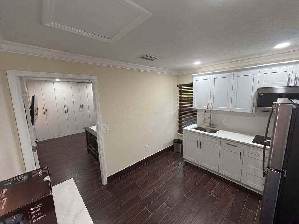 1257 Se Airoso Blvd Unit C - Photo 5 of 14