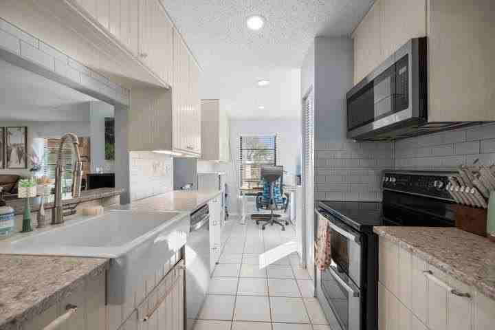 197 Se 1st Cir Unit 15b - Photo 7 of 11