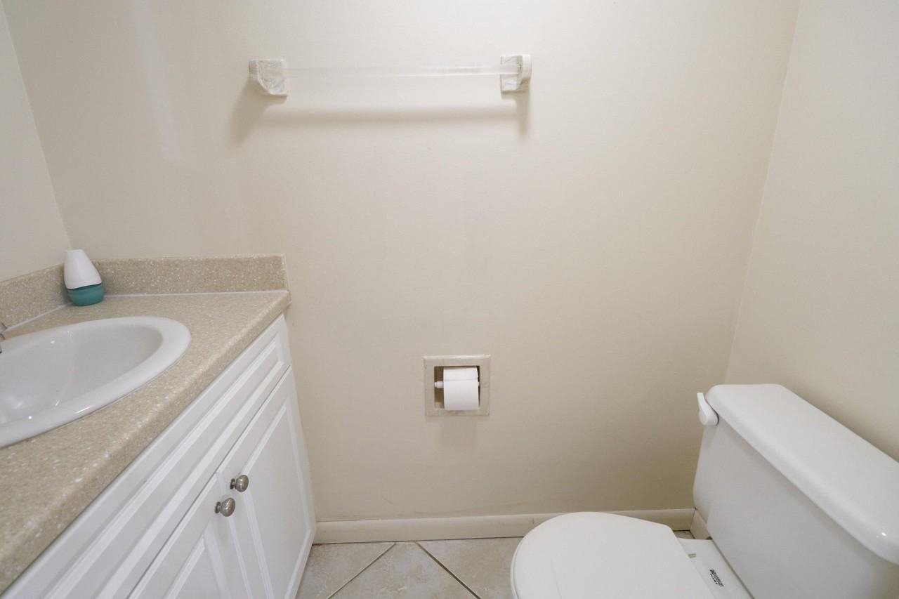 2016 S 10th St Apt A - Photo 6 of 13