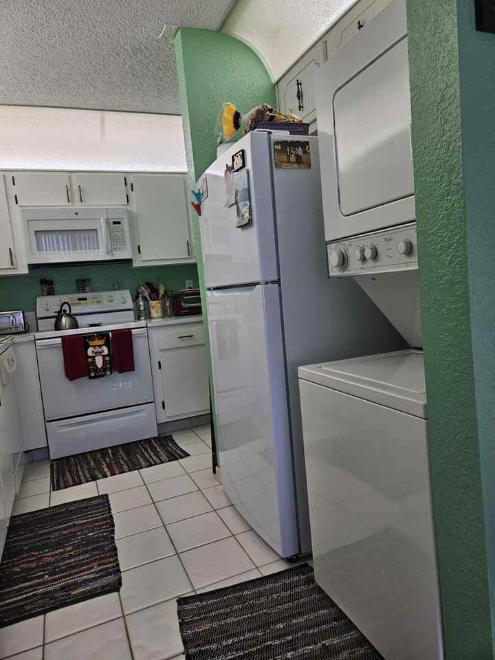 1845 Nw 18th St Apt 202 - Photo 4 of 17