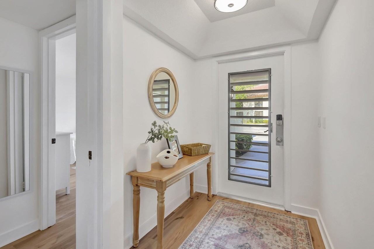 334 Brackenwood Cir - Photo 4 of 50